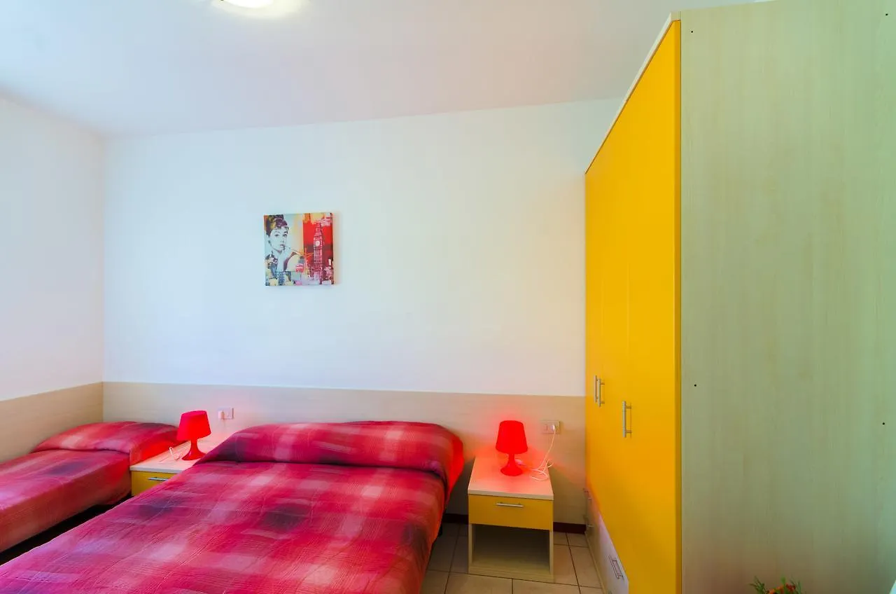 公寓 Condominio Ivana 比比翁